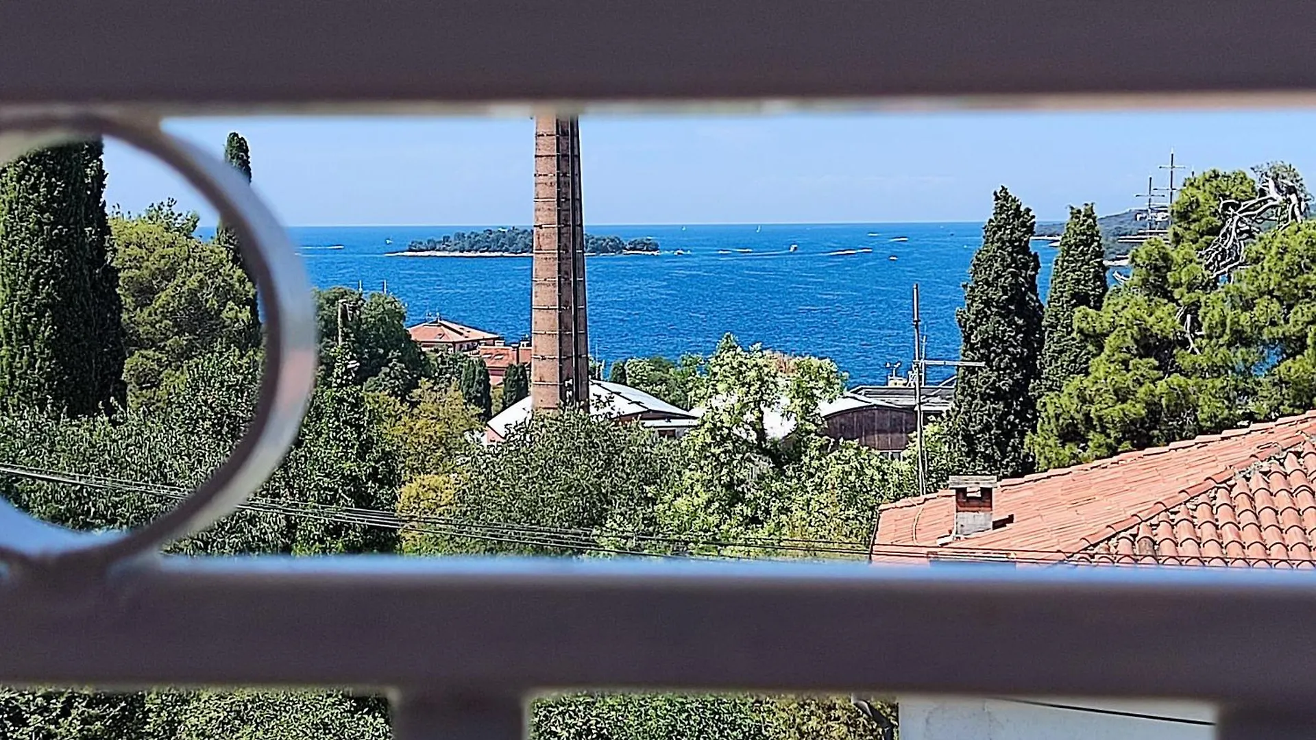 アパート Danijela Rovinj Sea View And Free Parkingアパートメント